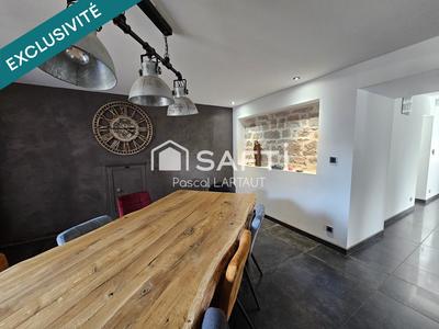 Maison - 216 m² - 7 pièces