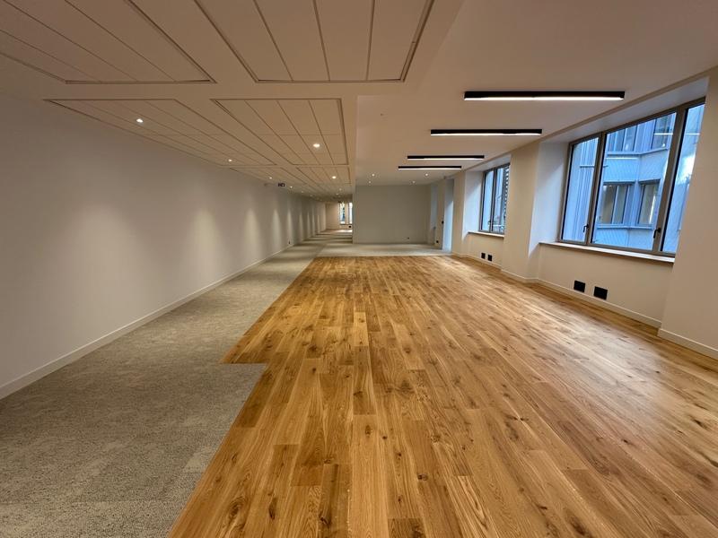 Bureau - 301 m² - 1 pièce