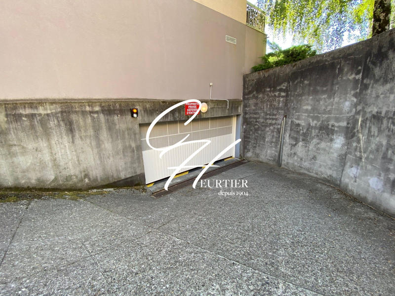 Parking / Garage - 8 m²