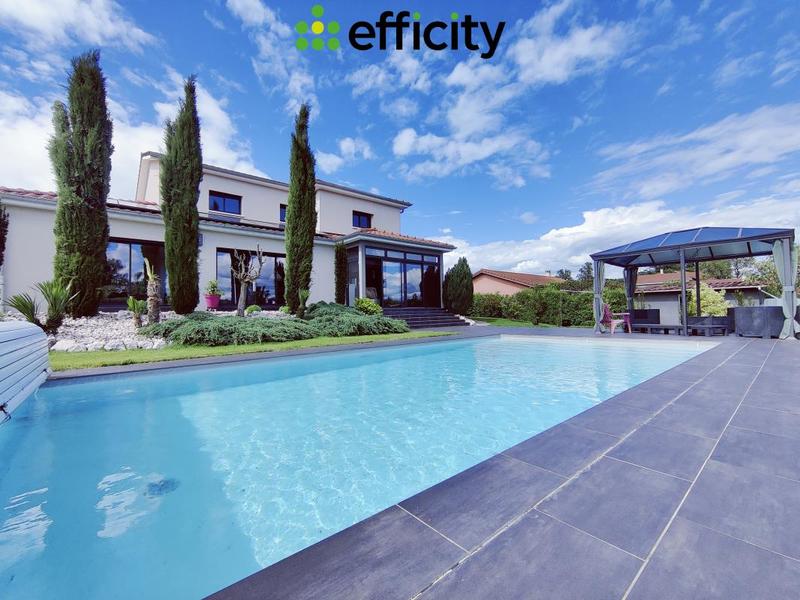 Maison - 215 m² - 6 pièces