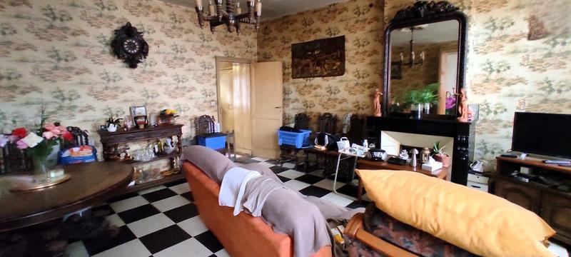 Maison - 243 m² - 8 pièces