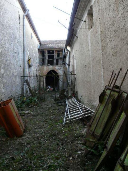 Maison de village - 400 m² - 11 pièces