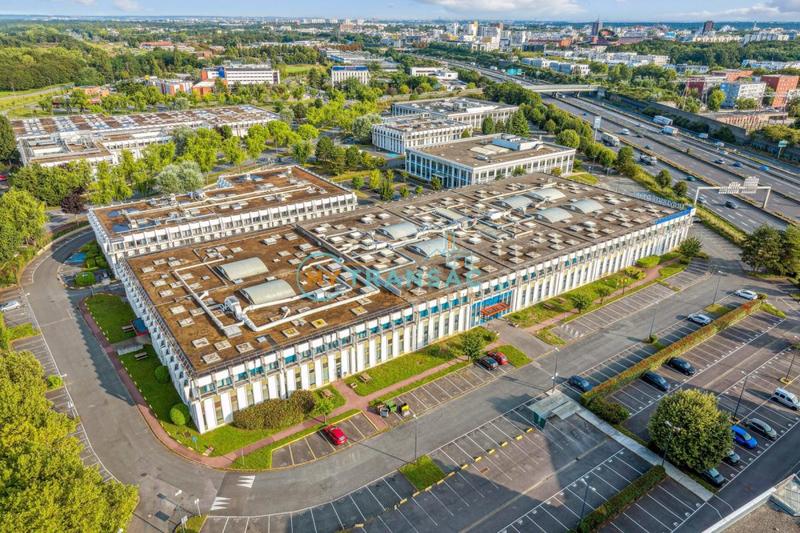 Local d'activité / Entrepôt - 210 m²