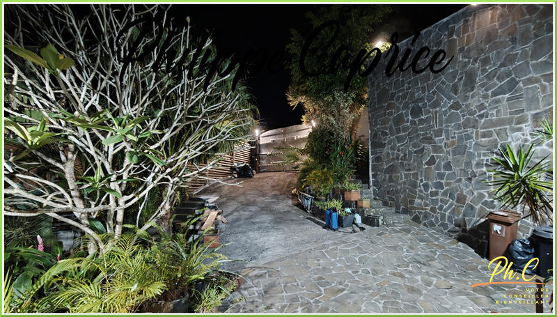 Maison - 366 m² - 8 pièces