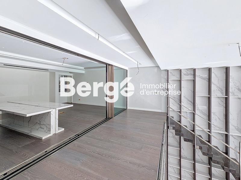 Local commercial - 213 m²