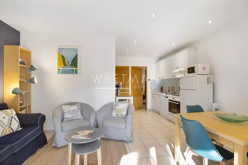 Villa - 253 m² - 12 pièces