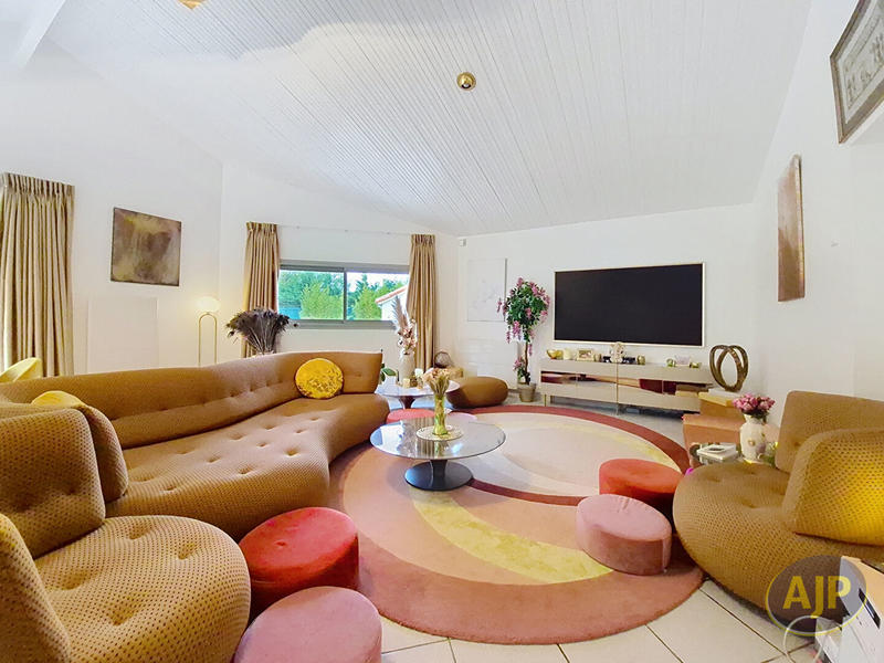 Maison - 186 m² - 6 pièces