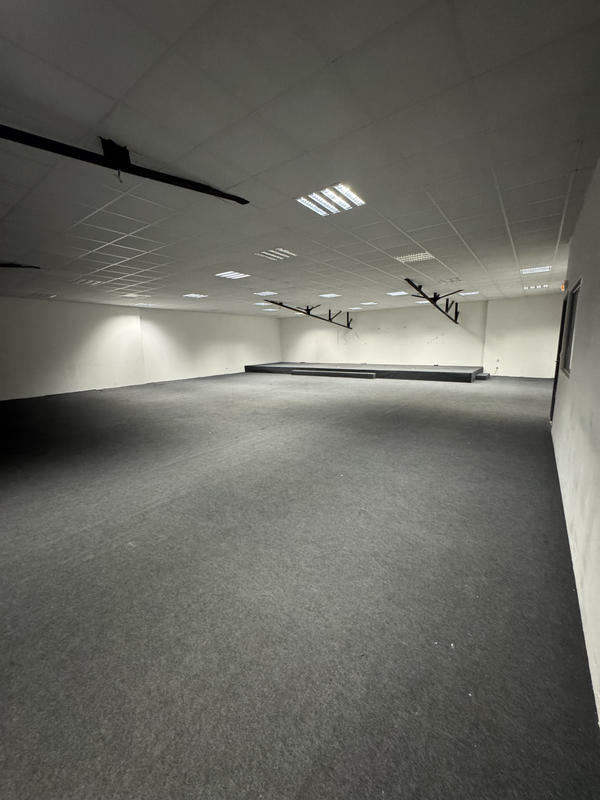 Local commercial - 200 m²