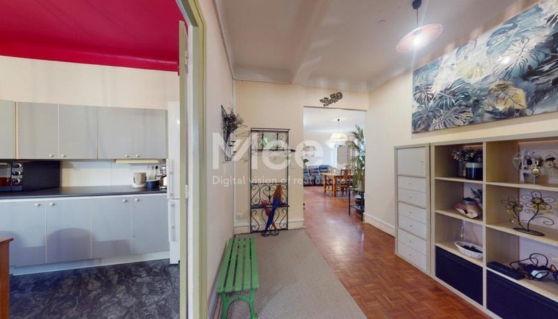 Appartement - 100 m² - 5 pièces