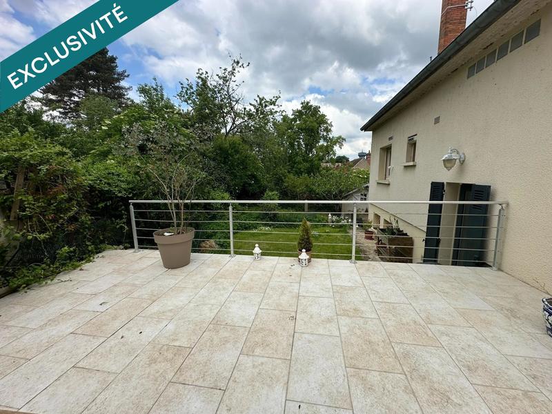 Maison de ville - 240 m² - 8 pièces