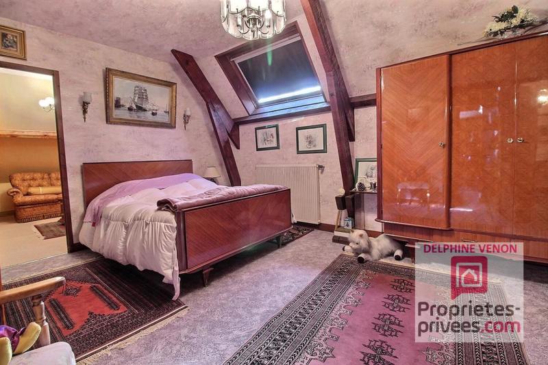 Maison - 215 m² - 7 pièces