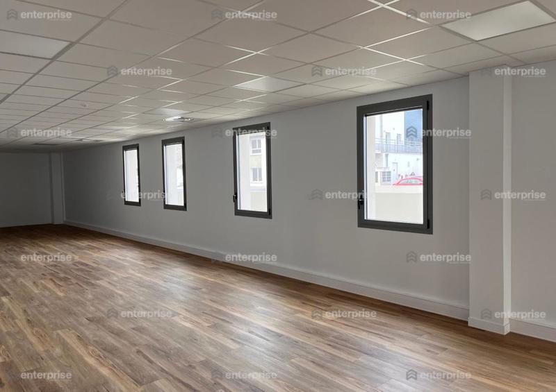 Bureau - 530 m²