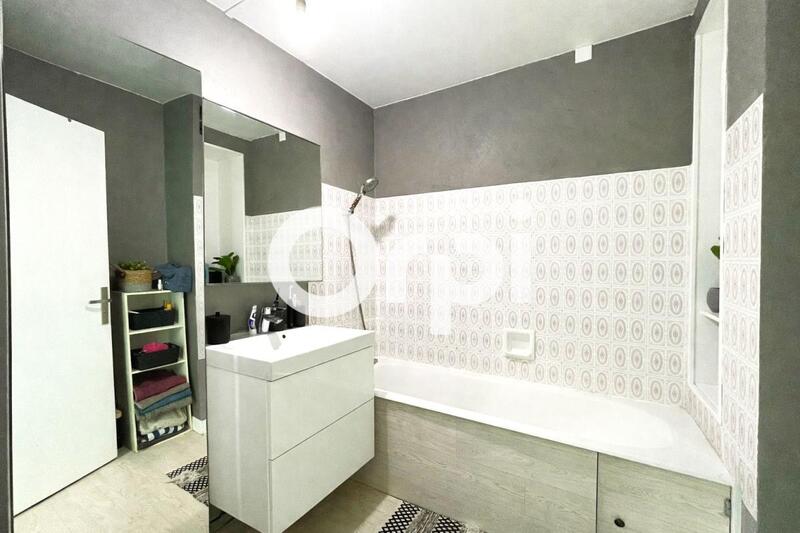 Appartement - 95 m² - 5 pièces