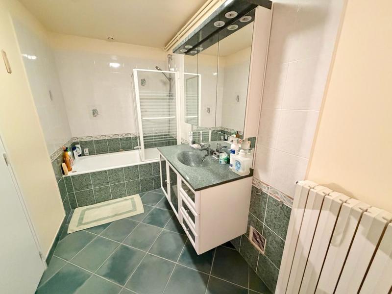 Maison - 185 m² - 6 pièces