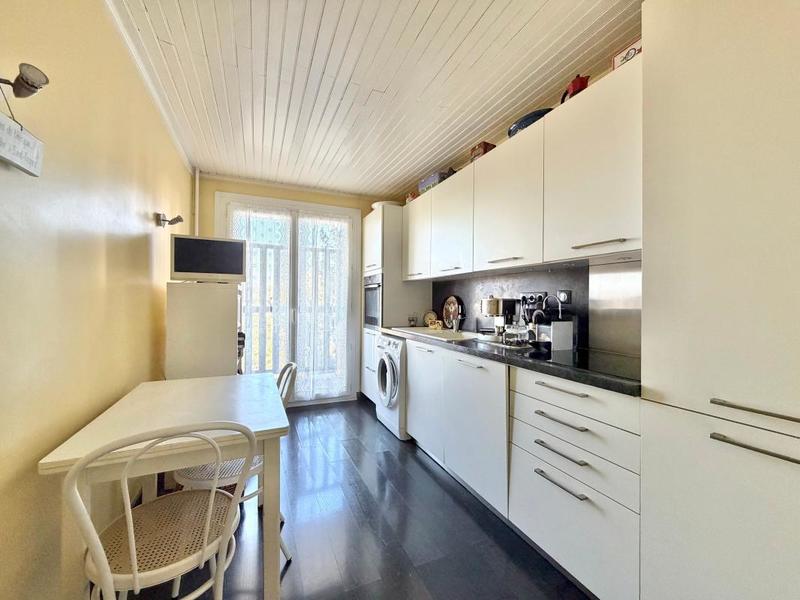 Appartement - 90 m² - 5 pièces