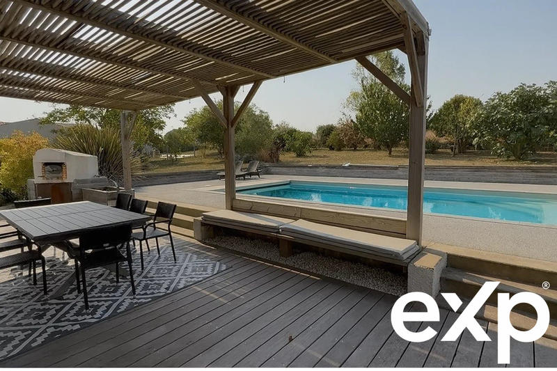 Maison - 307 m² - 10 pièces