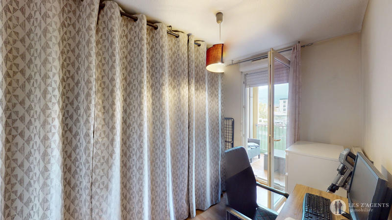 Appartement - 96 m² - 5 pièces