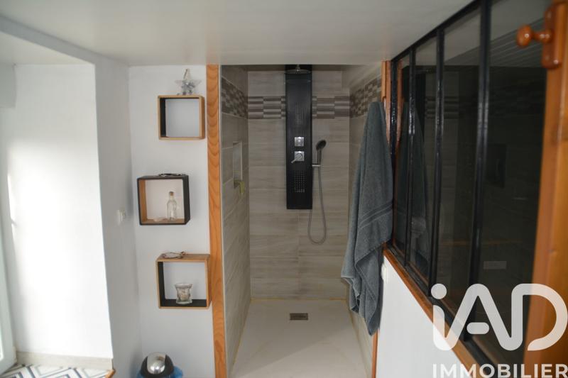 Maison - 243 m² - 8 pièces