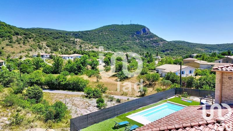 Maison - 218 m² - 7 pièces