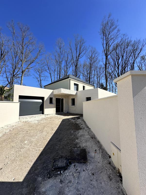 Maison - 210 m² - 5 pièces