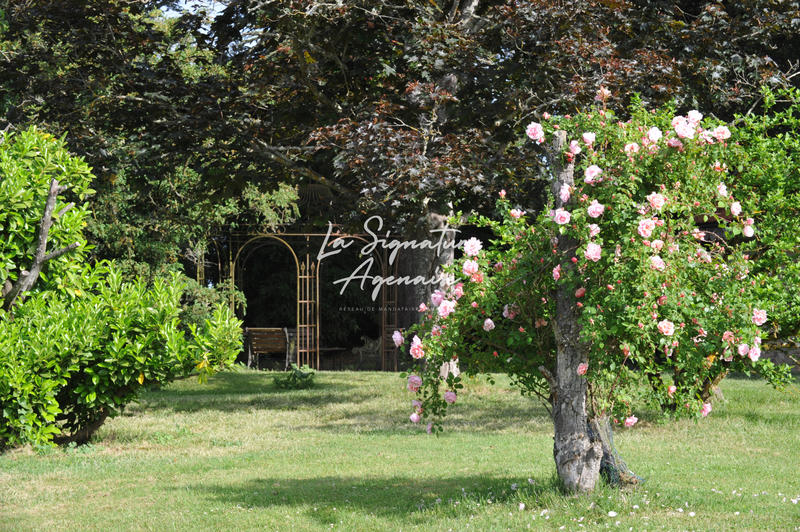 Maison - 341 m² - 16 pièces