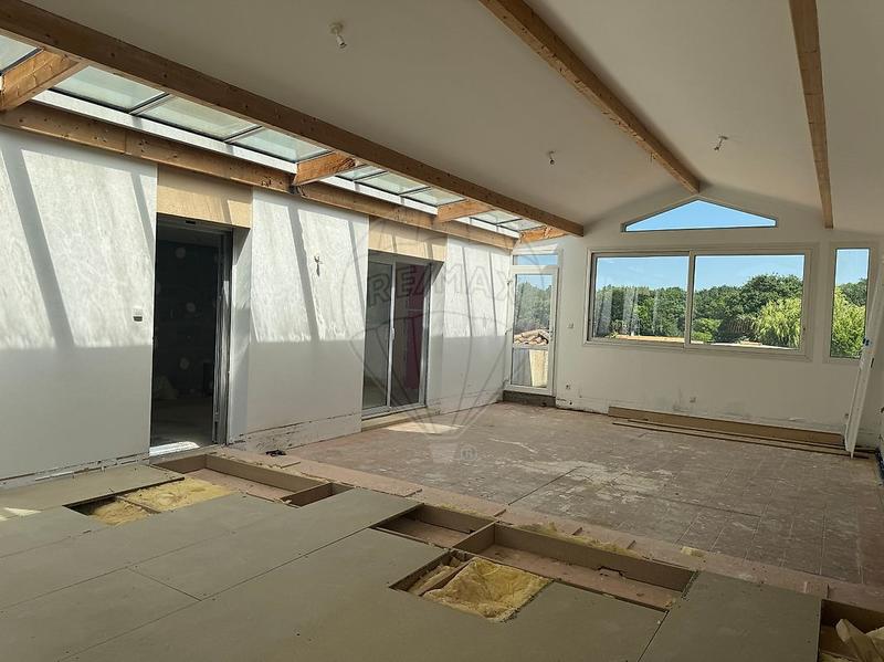 Appartement - 111 m² - 4 pièces