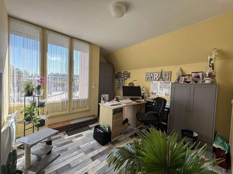 Maison - 210 m² - 7 pièces