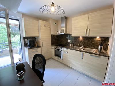 Appartement - 90 m² - 4 pièces