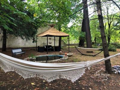 Maison - 600 m² - 12 pièces