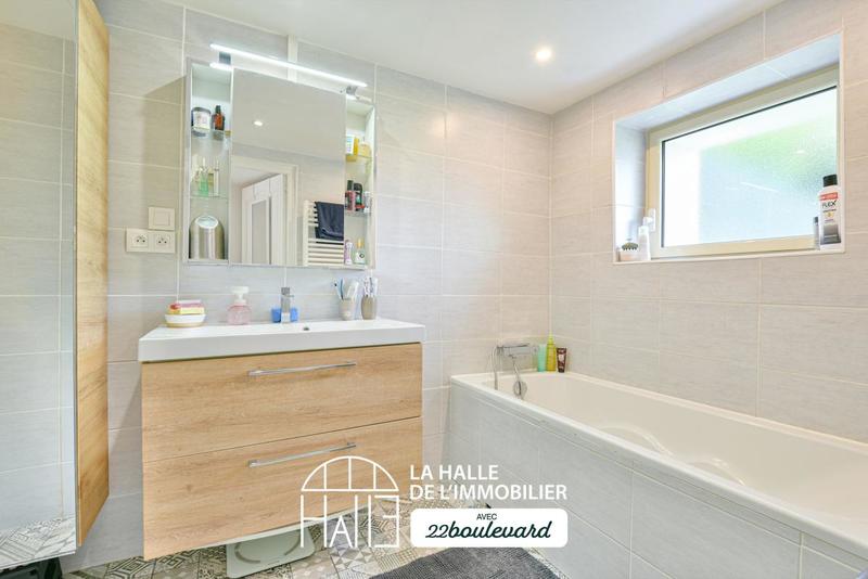 Maison - 93 m² - 5 pièces