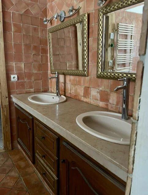 Maison - 240 m² - 7 pièces