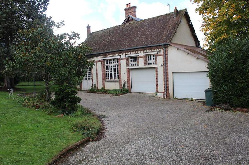 Propriété - 285 m² - 12 pièces