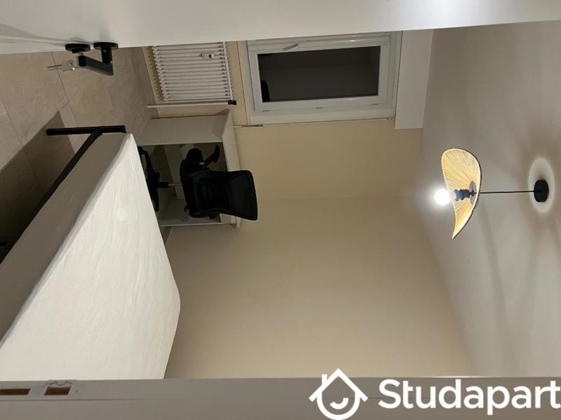 Chambre - 9 m² - 1 pièce