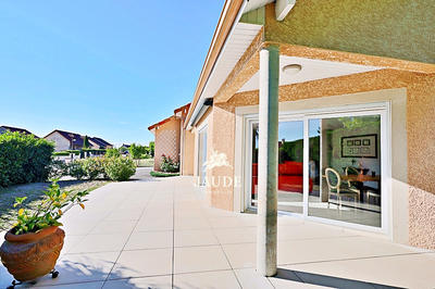 Maison - 180 m² - 5 pièces