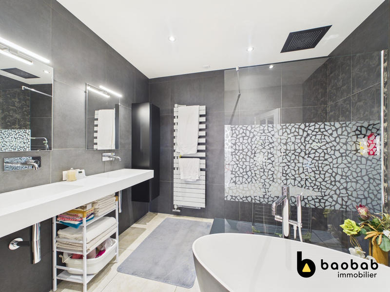 Appartement - 172 m² - 5 pièces