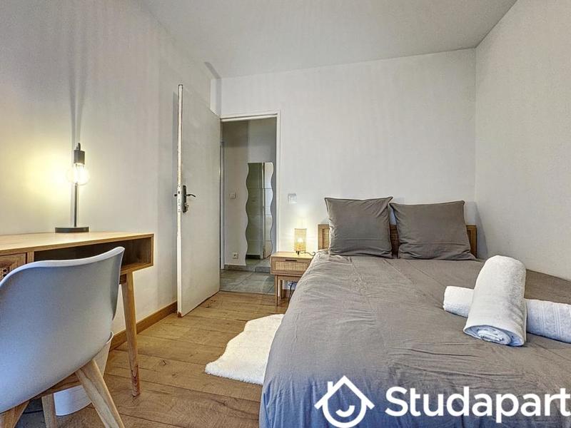 Chambre - 10 m² - 1 pièce