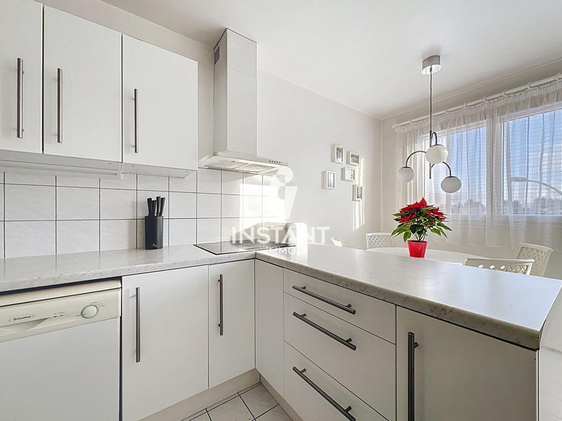 Appartement - 99 m² - 5 pièces