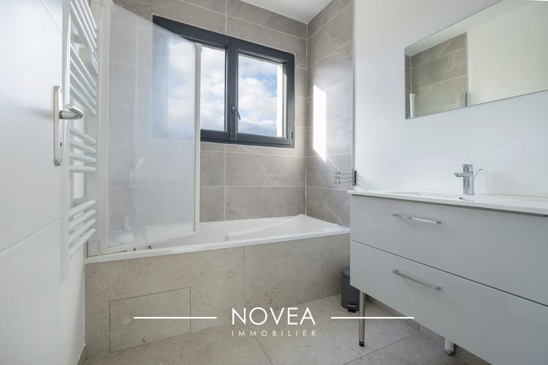 Maison - 95 m² - 4 pièces