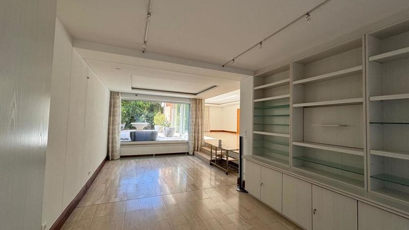 Maison - 299 m² - 10 pièces