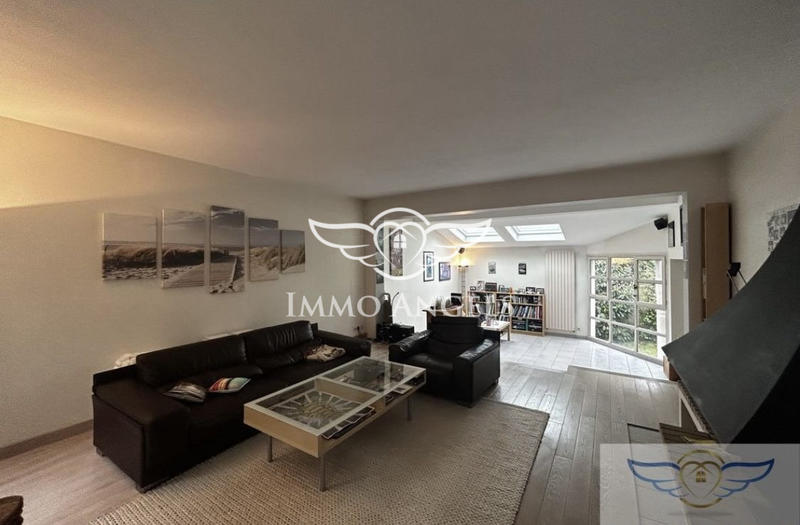 Maison traditionnelle - 175 m² - 6 pièces