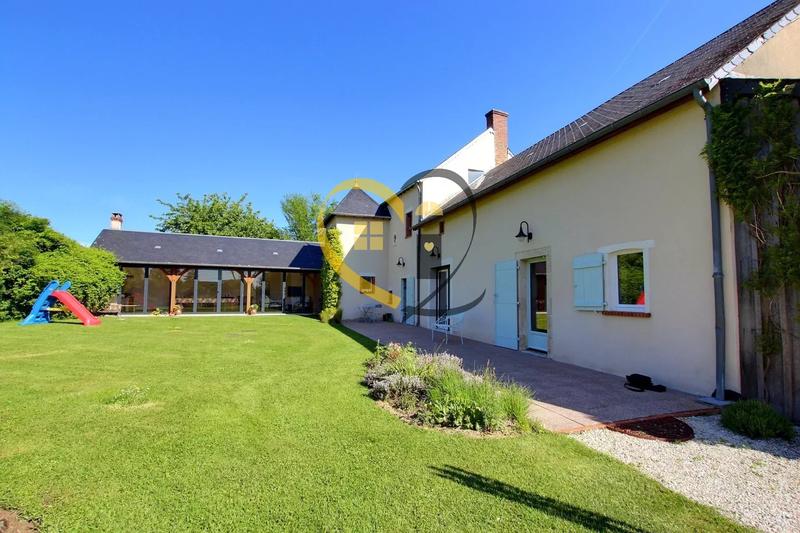 Maison - 280 m² - 5 pièces