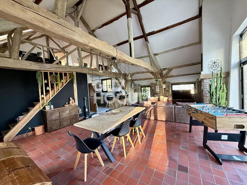 Maison - 216 m² - 10 pièces