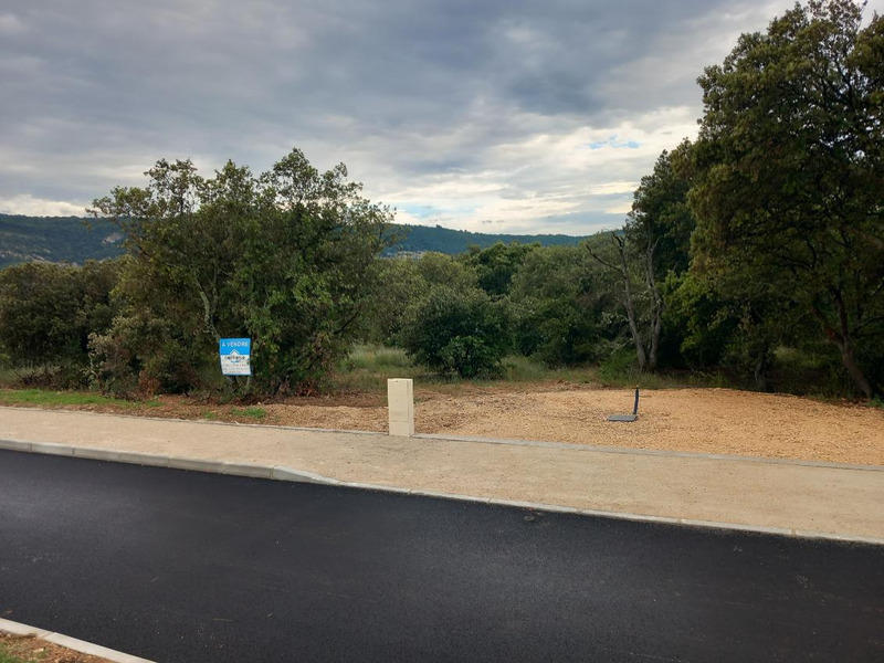 Terrain constructible - 1 311 m²