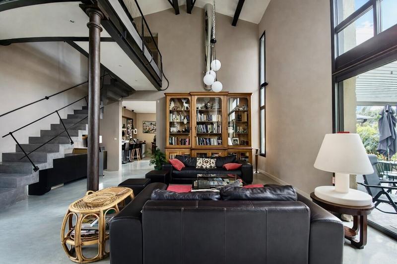 Maison - 240 m² - 5 pièces