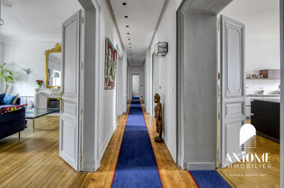 Appartement - 239 m² - 7 pièces