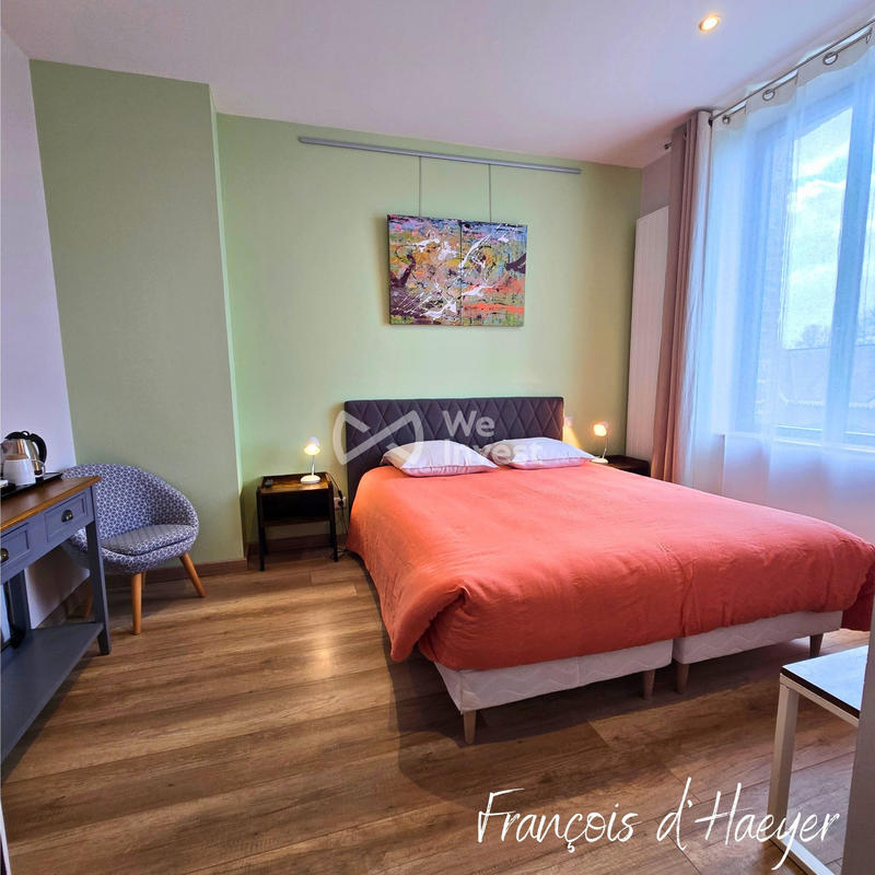 Maison - 310 m² - 9 pièces