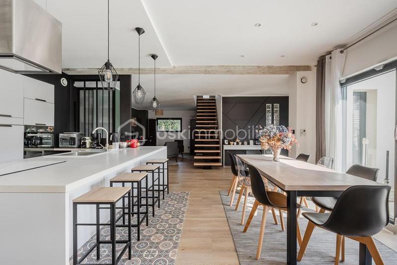 Maison - 163 m² - 5 pièces