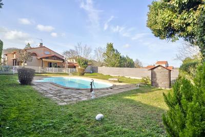 Maison - 160 m² - 6 pièces