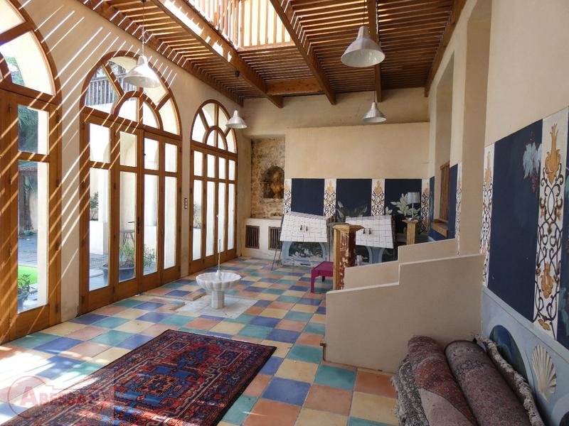 Maison - 355 m² - 10 pièces