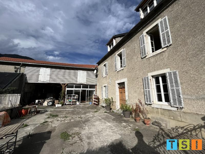 Maison - 200 m² - 7 pièces